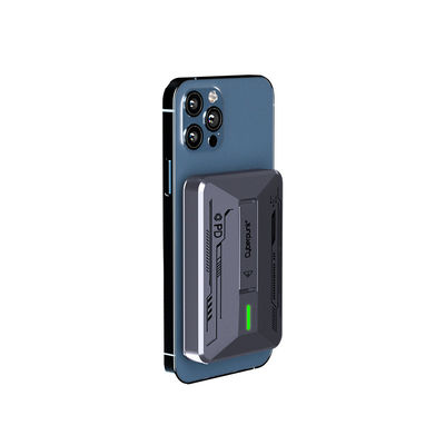 良い価格 CE 磁気折りたたみ可能な無線充電器 5000mAh 磁気電源バンク C型出力 オンライン